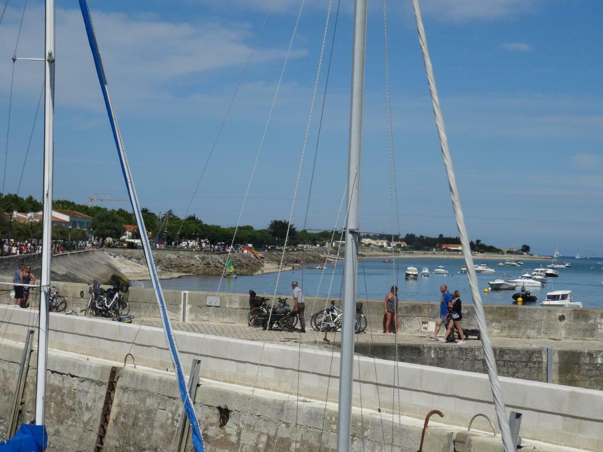 Une Pause A La Flotte En Re Bagian luar foto